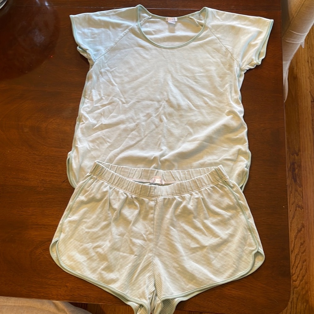 Lake Pajamas short set green size small - like new